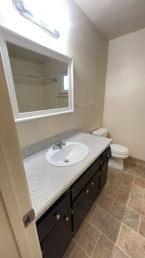 Apartment for rent at 1930 K St, Merced, CA 95340