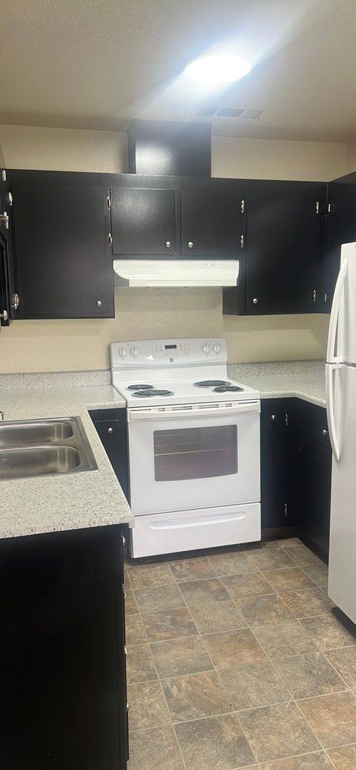 Apartment for rent at 1930 K St, Merced, CA 95340