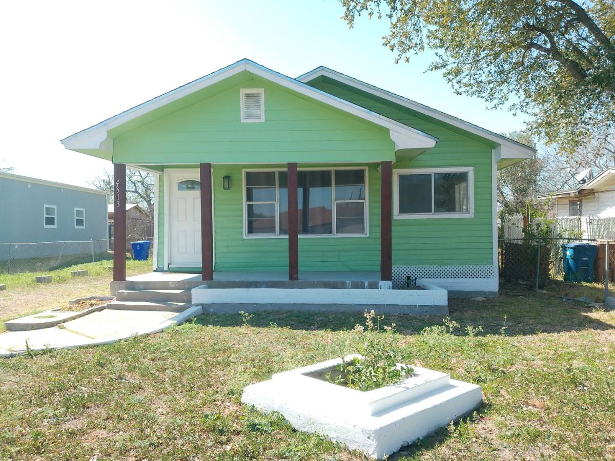 House for rent at 4313 Molina Dr, Corpus Christi, TX 78416