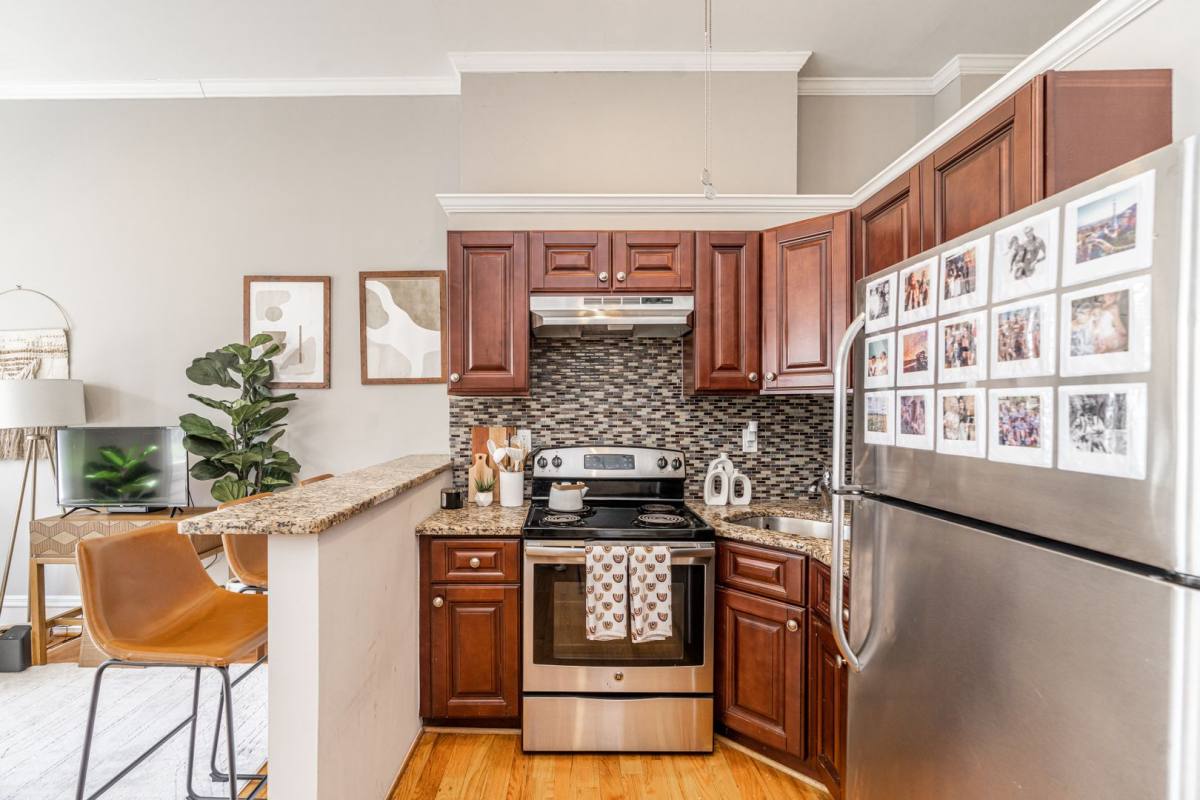 Apartment for rent at 1927 Spring Garden - 1F, Philadelphia, PA 19130