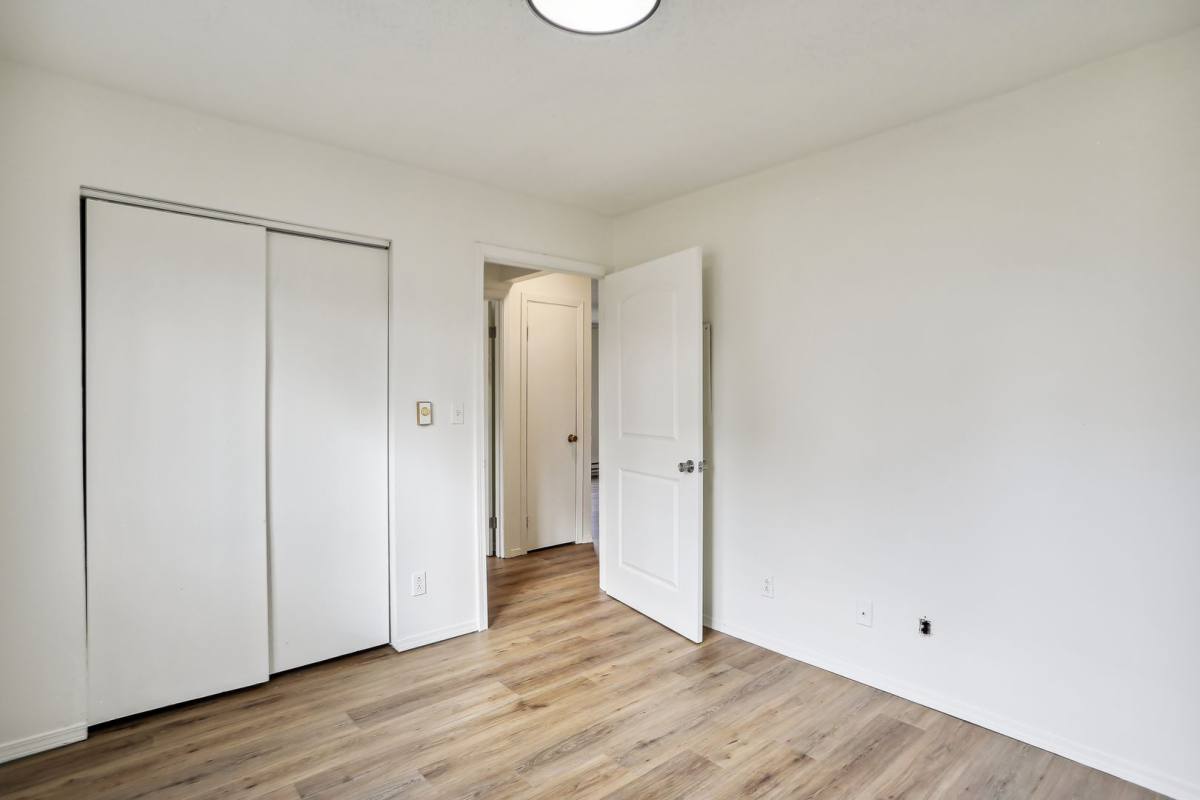 Apartment for rent at 2402 Highview Court, Champaign, IL 61822