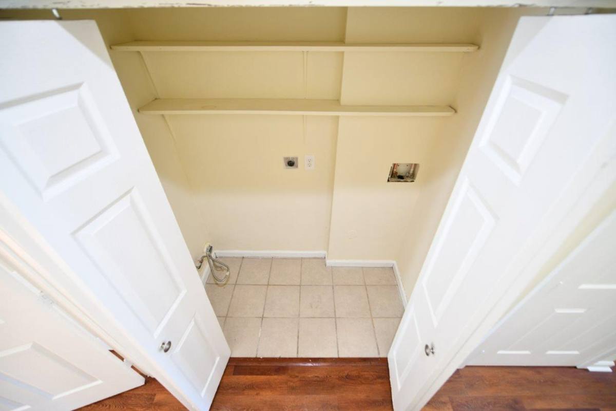 Apartment for rent at 7511-7527 Bancroft Ave, Oakland, CA 94605