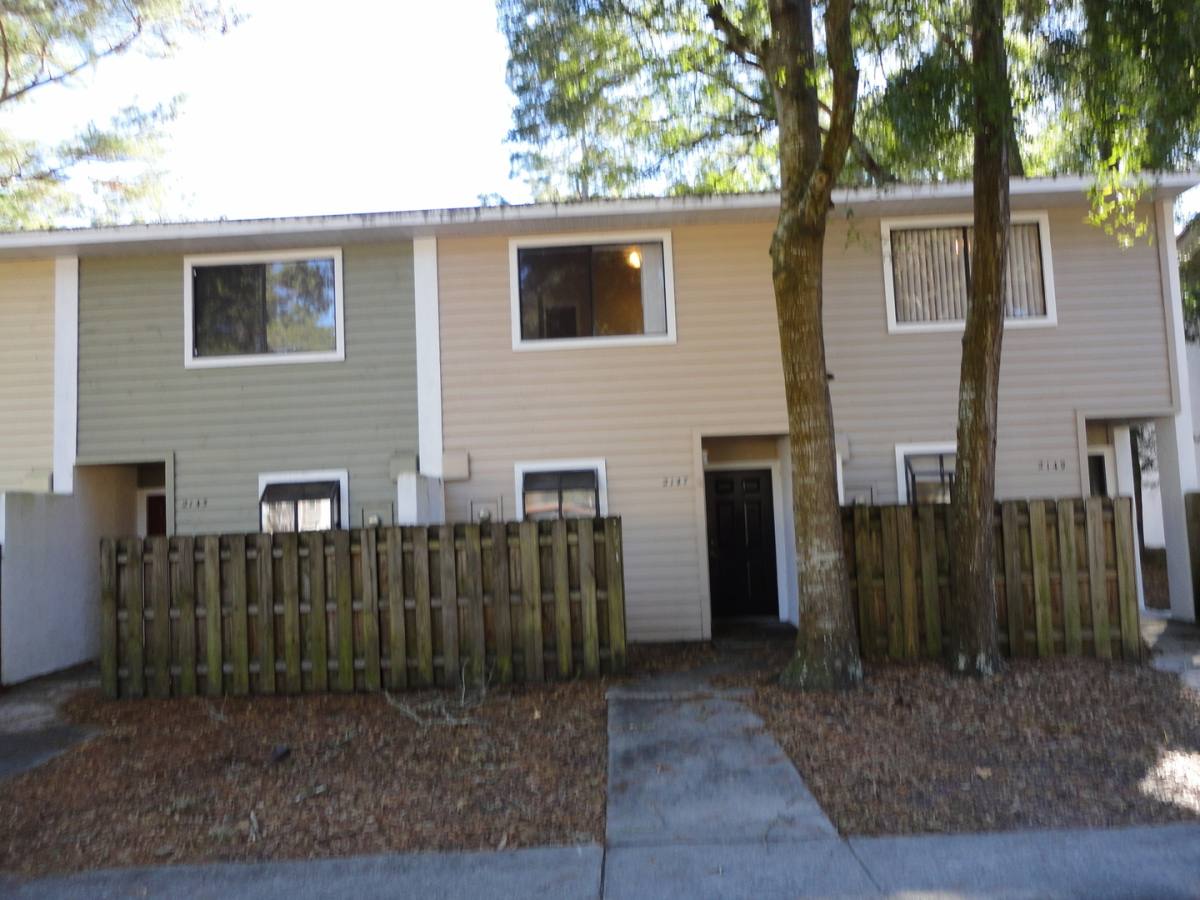 Townhouse for rent at 2147 SW 39th Way, Gainesville, FL 32607