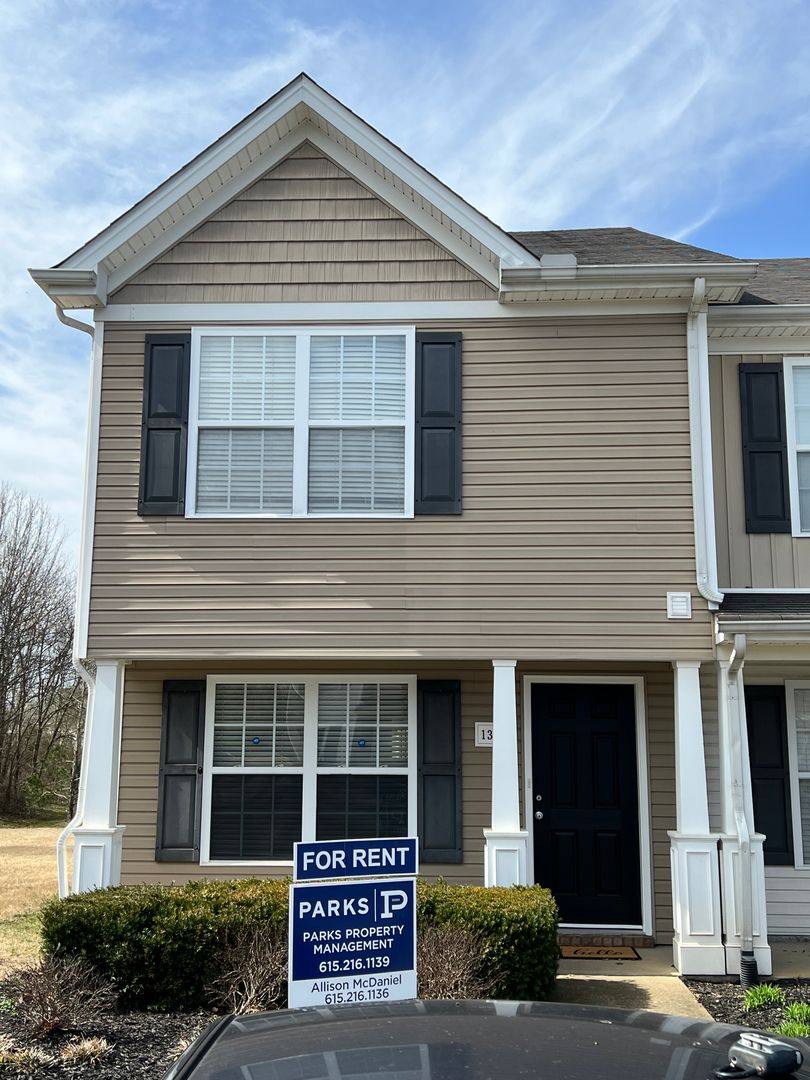House for rent at 1305 Amsterdam Court, Murfreesboro, TN 37130