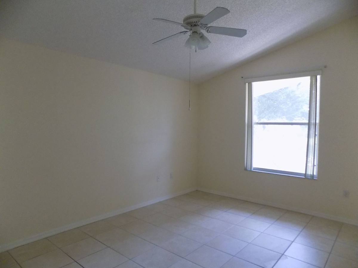 House for rent at 102 Carnival Dr, Daytona Beach, FL 32118