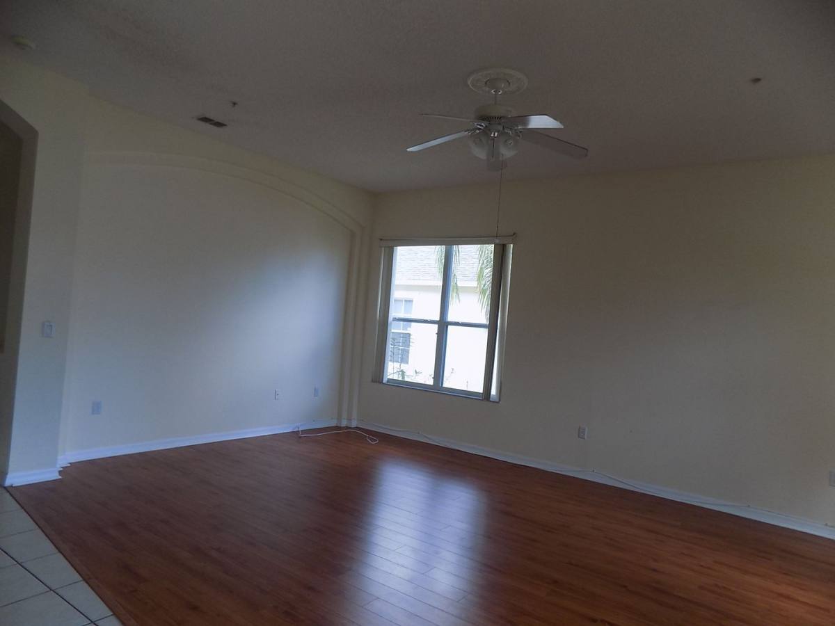 House for rent at 102 Carnival Dr, Daytona Beach, FL 32118