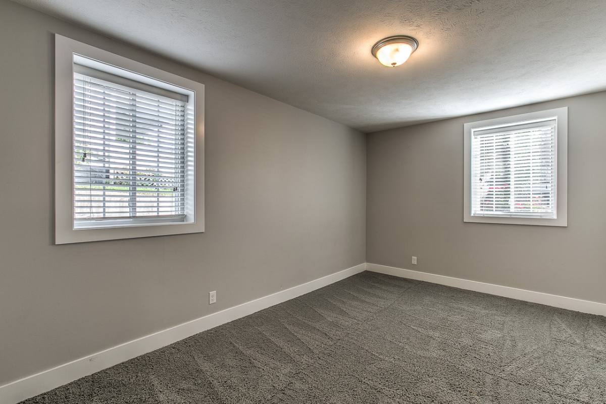 Apartment for rent at 124 N 31 Ave, Omaha, NE 68131