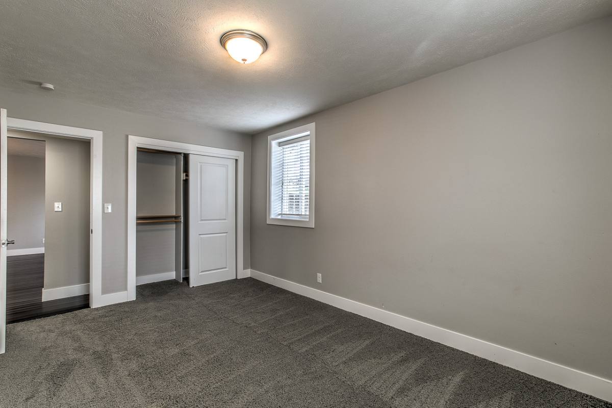 Apartment for rent at 124 N 31 Ave, Omaha, NE 68131