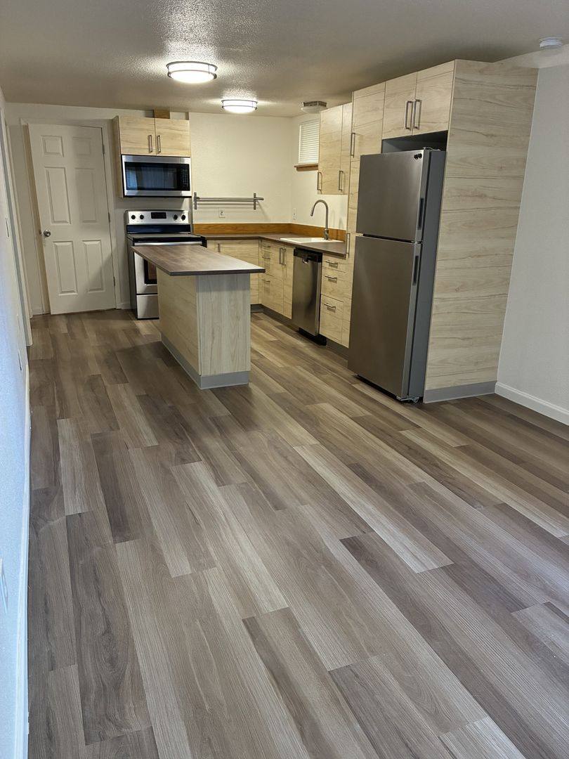 Apartment for rent at 850 NE 67th, Portland, OR 97213