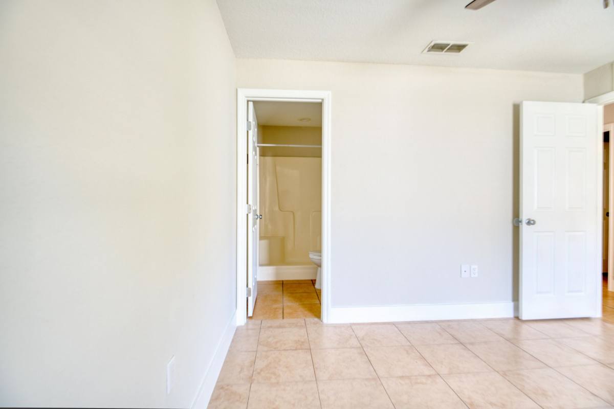 Apartment for rent at 3435 NE 55th Ave, Silver Springs, FL 34488