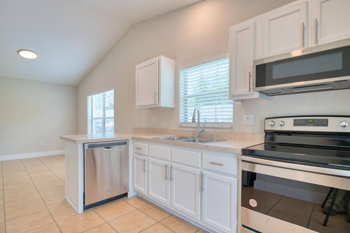 Apartment for rent at 3435 NE 55th Ave, Silver Springs, FL 34488