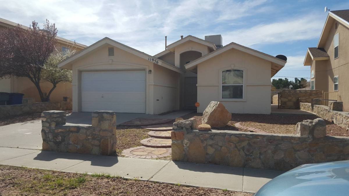 House for rent at 11956 Waterside Dr, El Paso, TX 79936