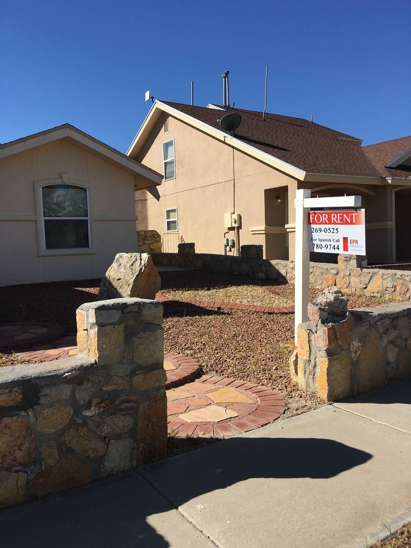 House for rent at 11956 Waterside Dr, El Paso, TX 79936