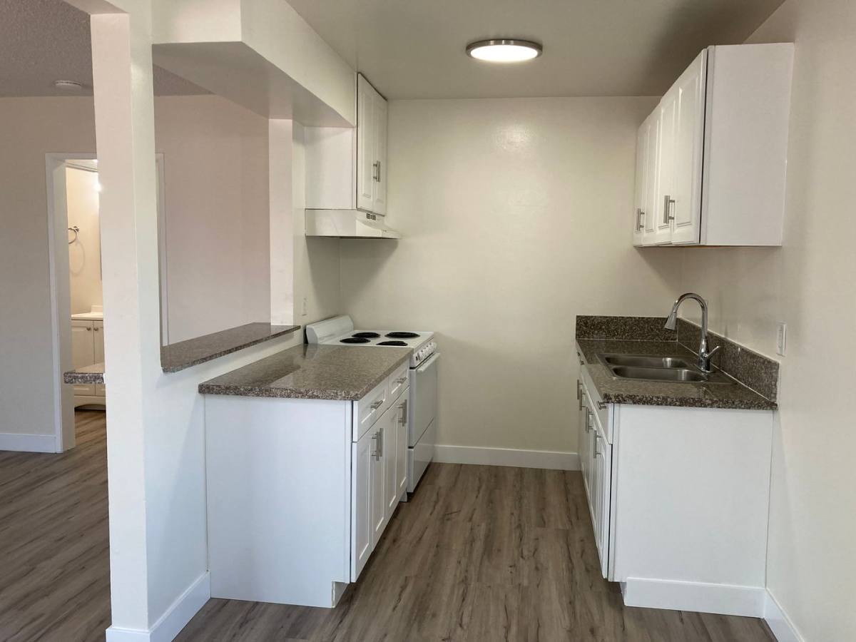 Apartment for rent at 650 Linden Ave, Long Beach, CA 90802