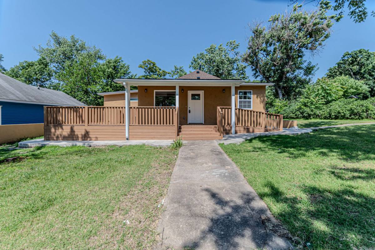Apartment for rent at 829 N Broadway Ave, Chapman, KS 67431