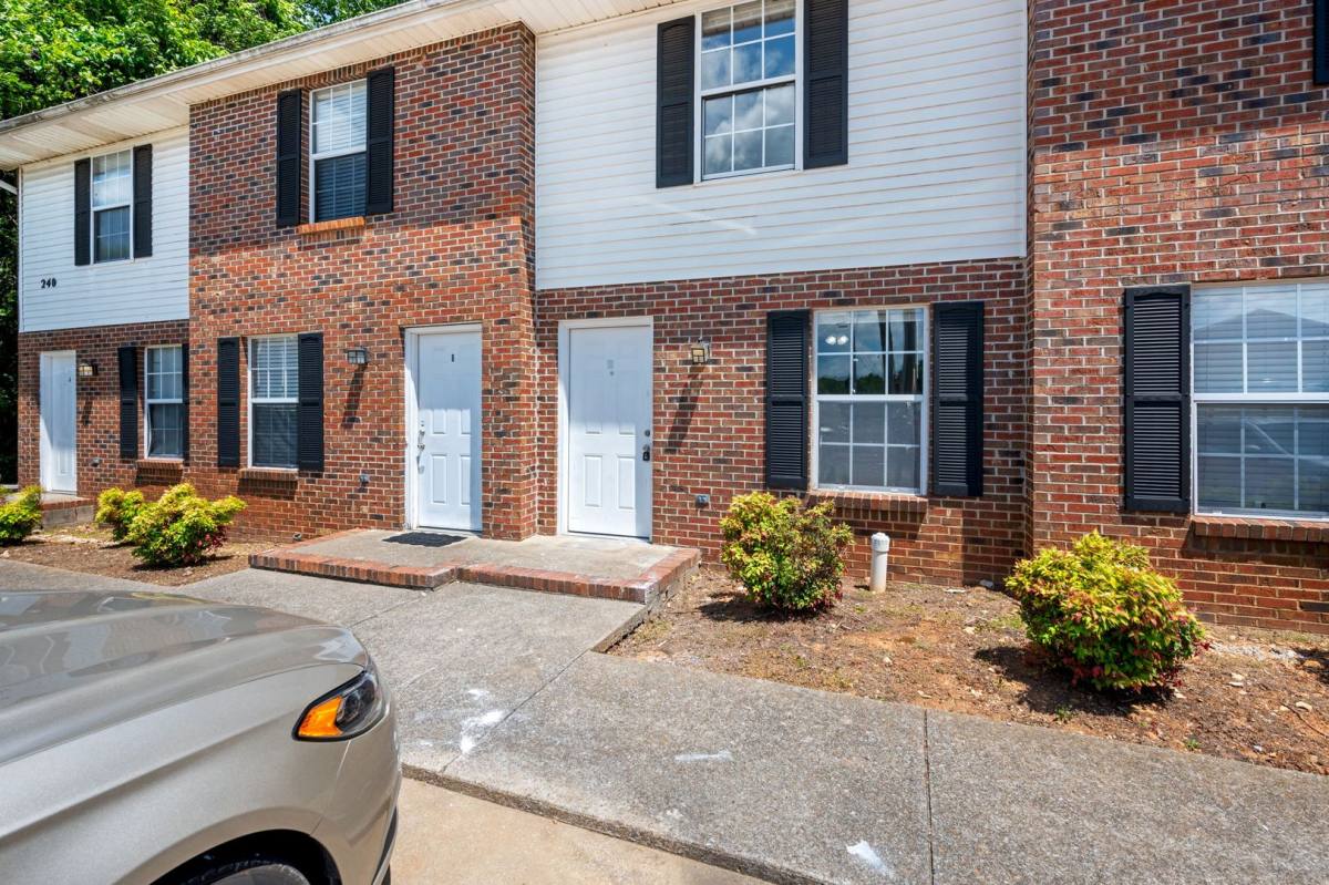 Apartment for rent at 240 Timber Lake Dr, Clarksville, TN 37043
