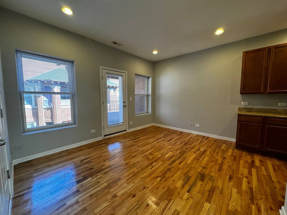 Apartment for rent at 4718-24 N Bernard, Chicago, IL 60625