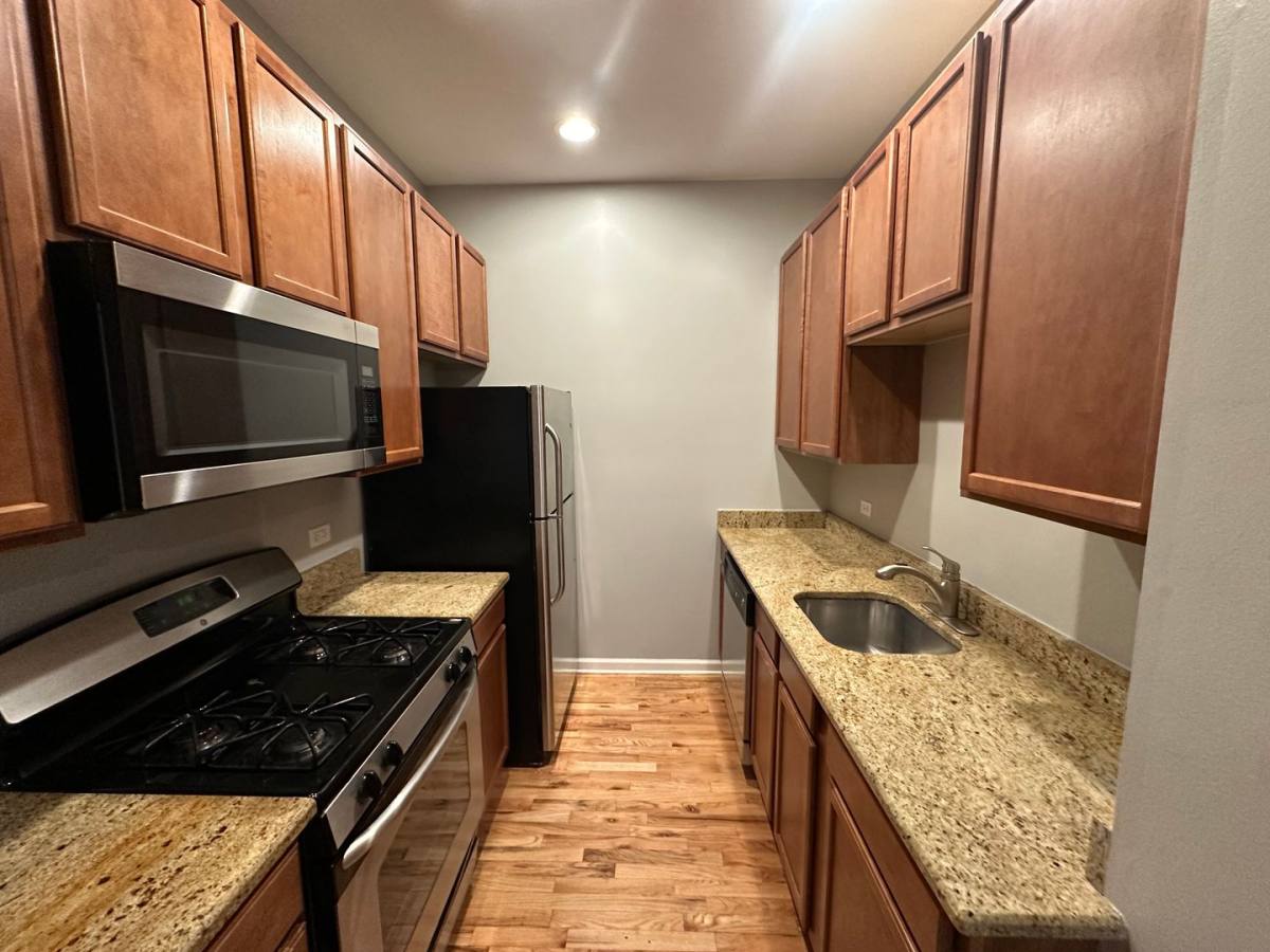 Apartment for rent at 4718-24 N Bernard, Chicago, IL 60625