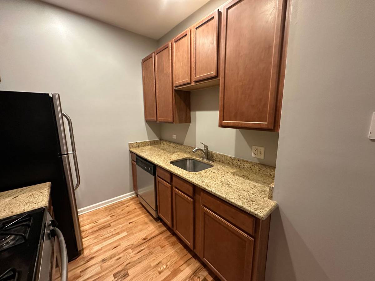 Apartment for rent at 4718-24 N Bernard, Chicago, IL 60625