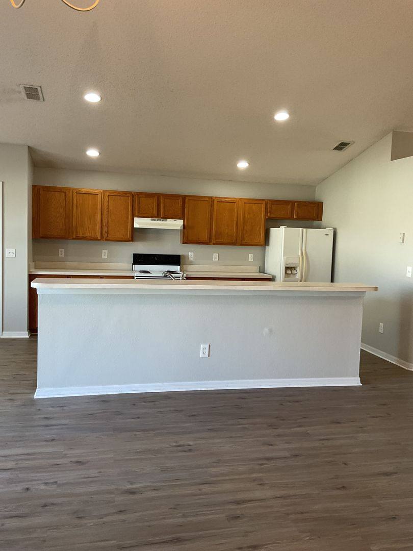 House for rent at 1001 Lake Charles Dr, Davenport, FL 33837