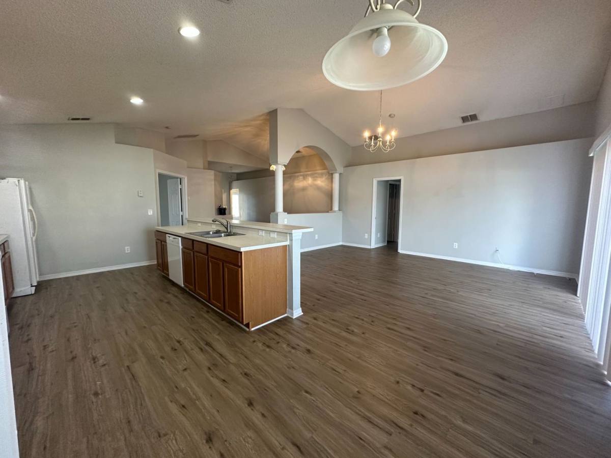 House for rent at 1001 Lake Charles Dr, Davenport, FL 33837