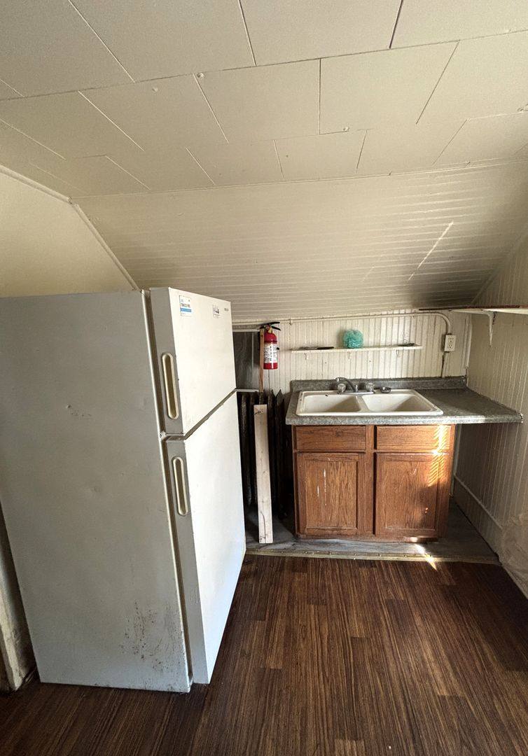 Apartment for rent at 1109 Sycamore St, Waterloo, IA 50703
