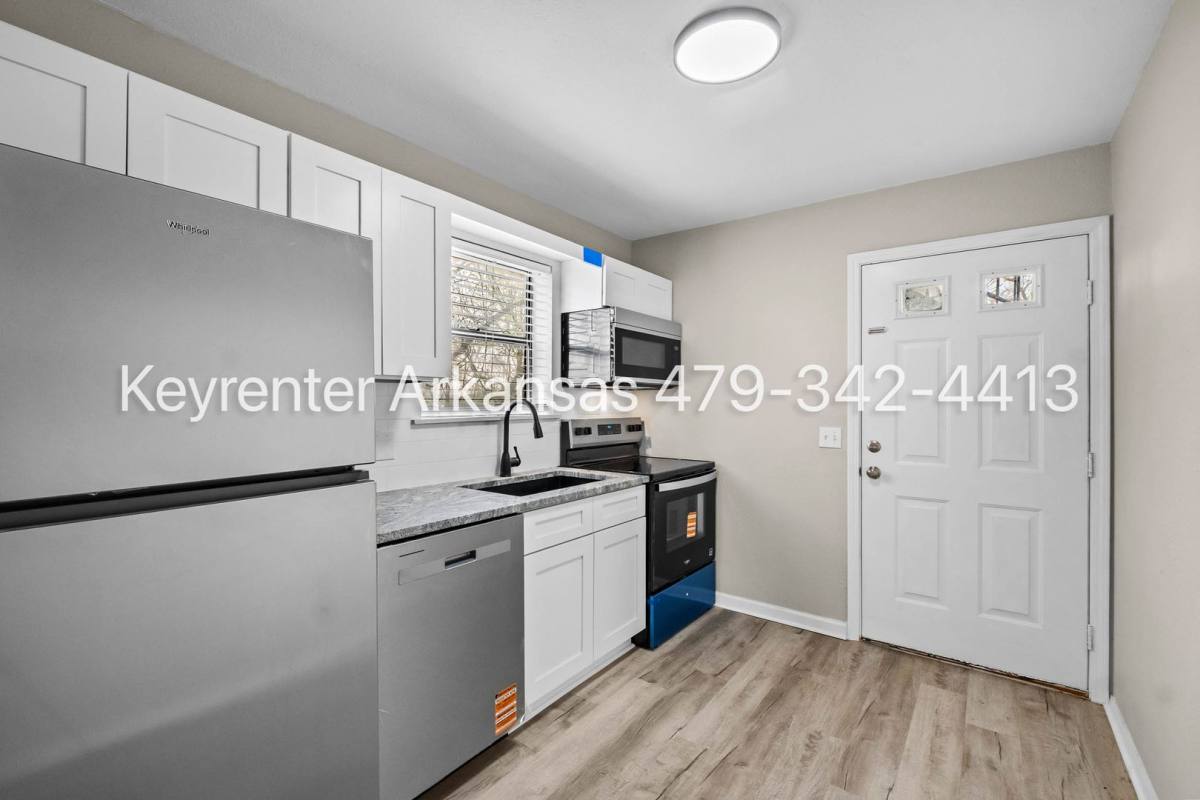 Apartment for rent at 1030 W Rochier St, Fayetteville, AR 72701
