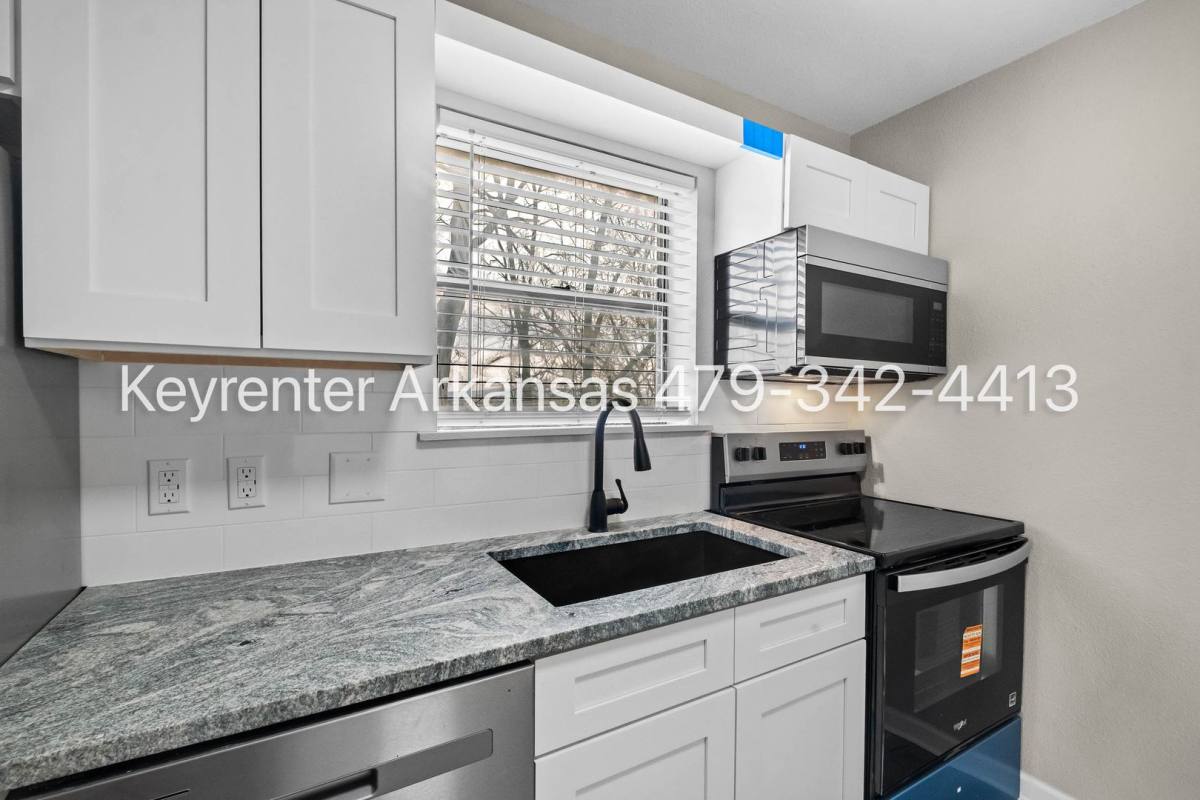 Apartment for rent at 1030 W Rochier St, Fayetteville, AR 72701