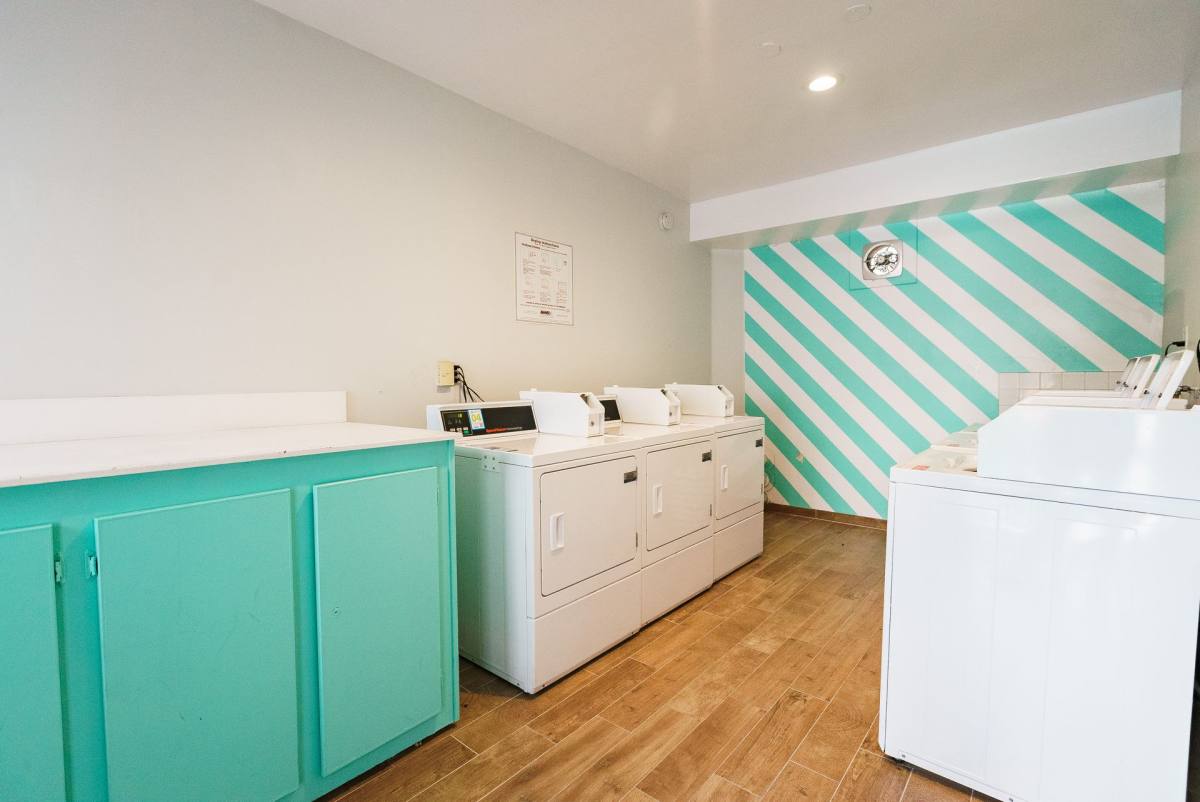 Apartment for rent at 18424 Halsted Ave, Northridge, CA 91325