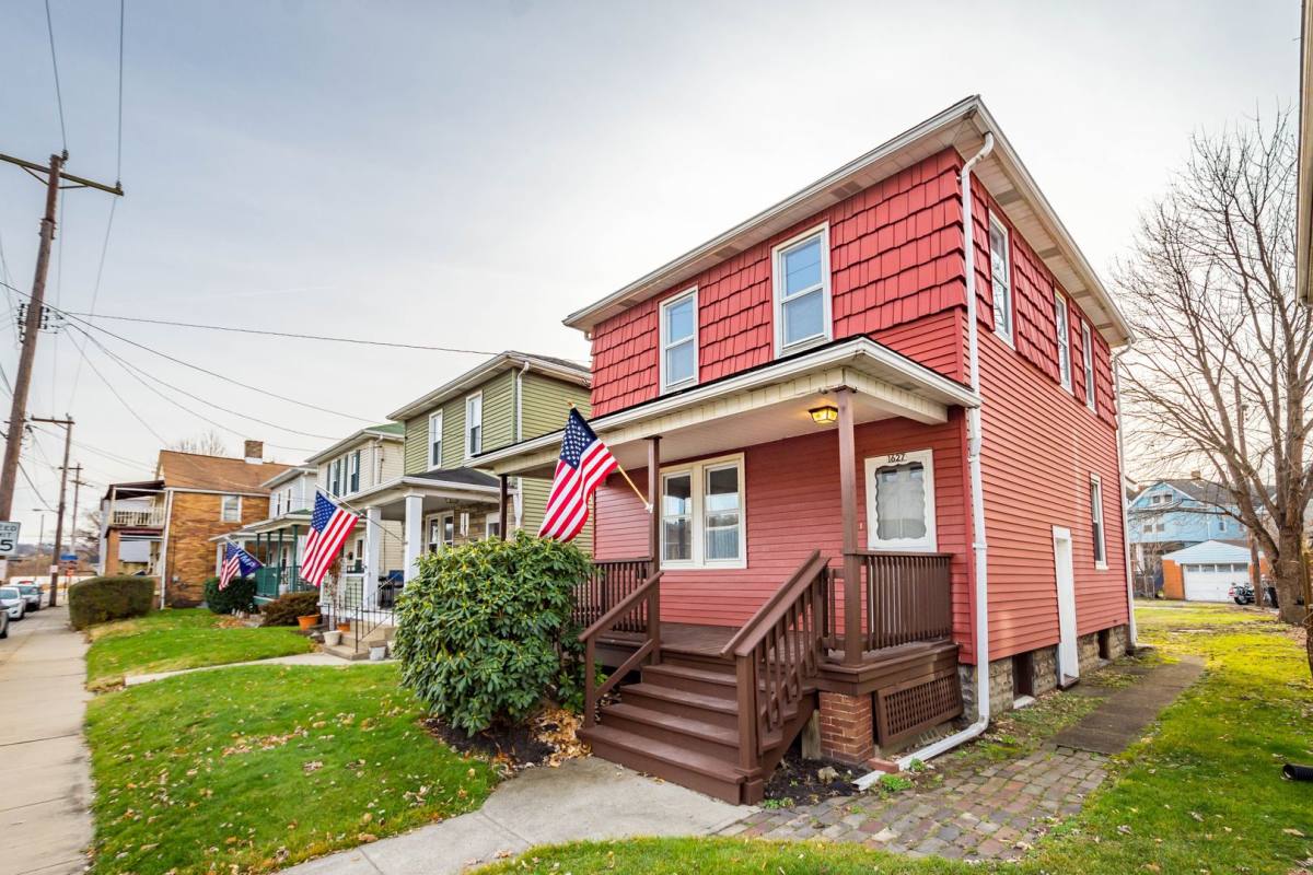 House for rent at 1627 Merchant St, Ambridge, PA 15003