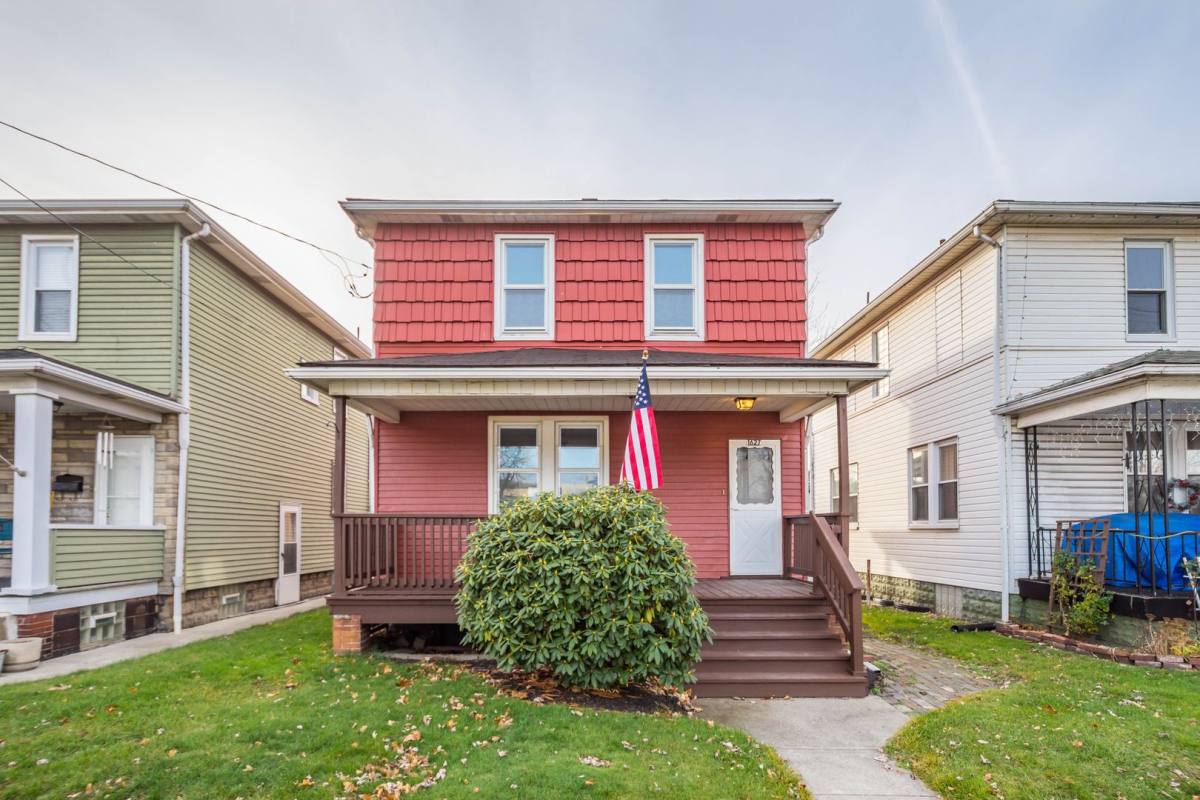 House for rent at 1627 Merchant St, Ambridge, PA 15003