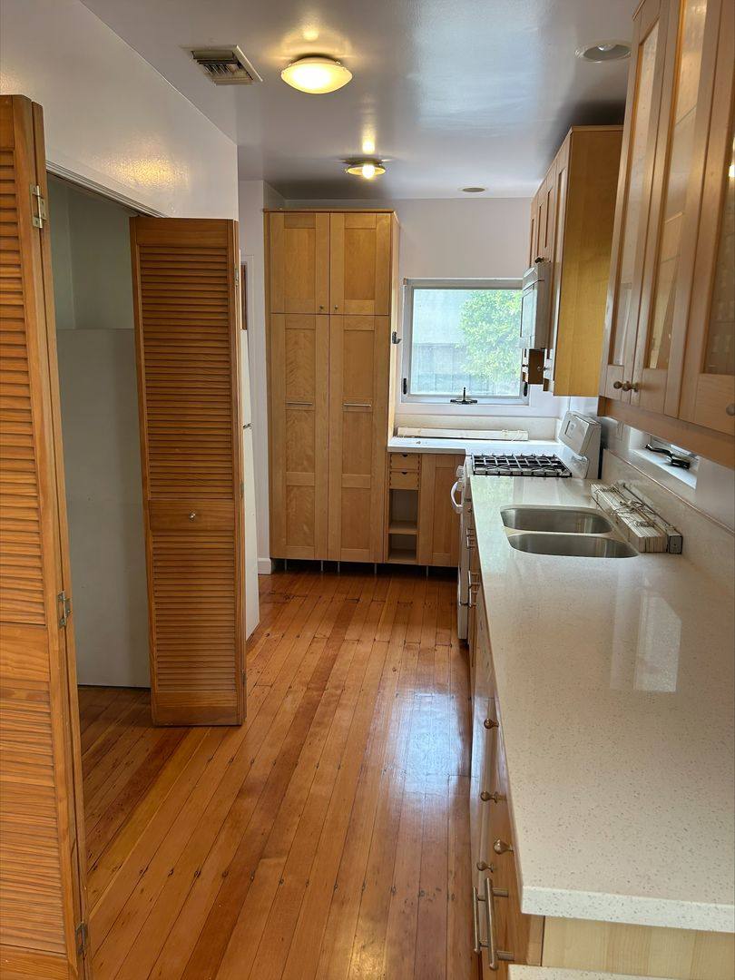 Apartment for rent at 2351-2353 Ocean Ave, Venice, CA 90291