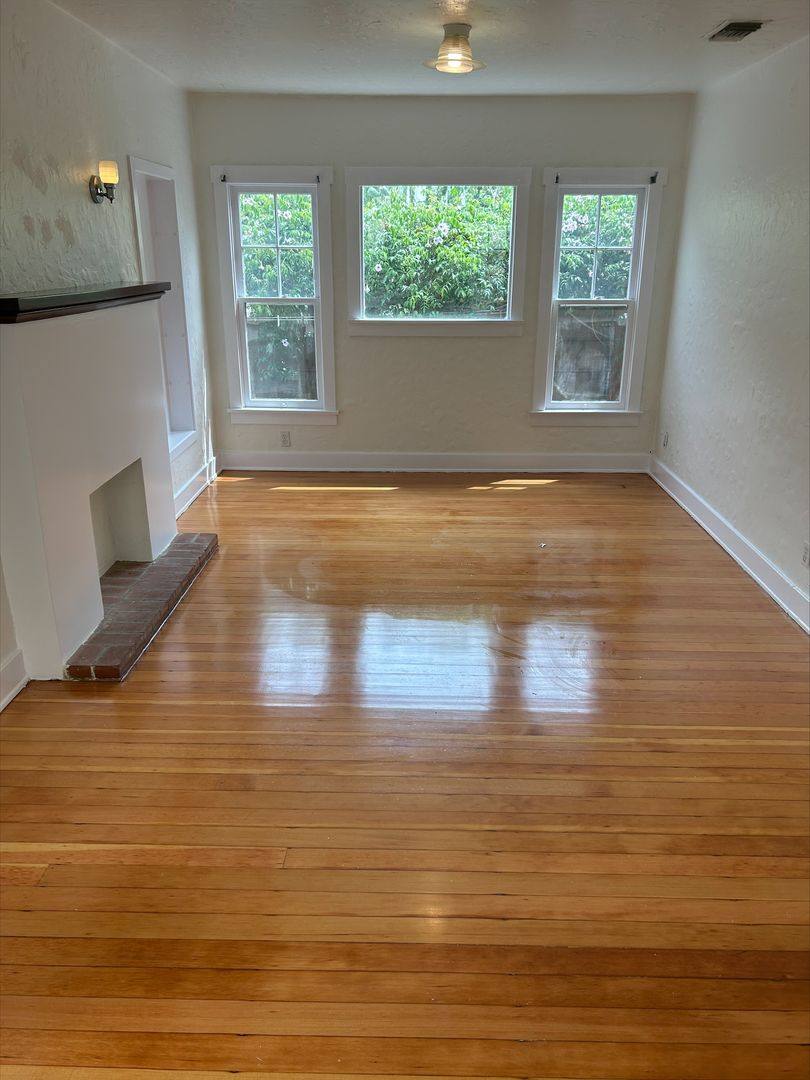 Apartment for rent at 2351-2353 Ocean Ave, Venice, CA 90291