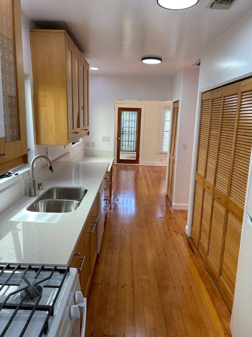 Apartment for rent at 2351-2353 Ocean Ave, Venice, CA 90291