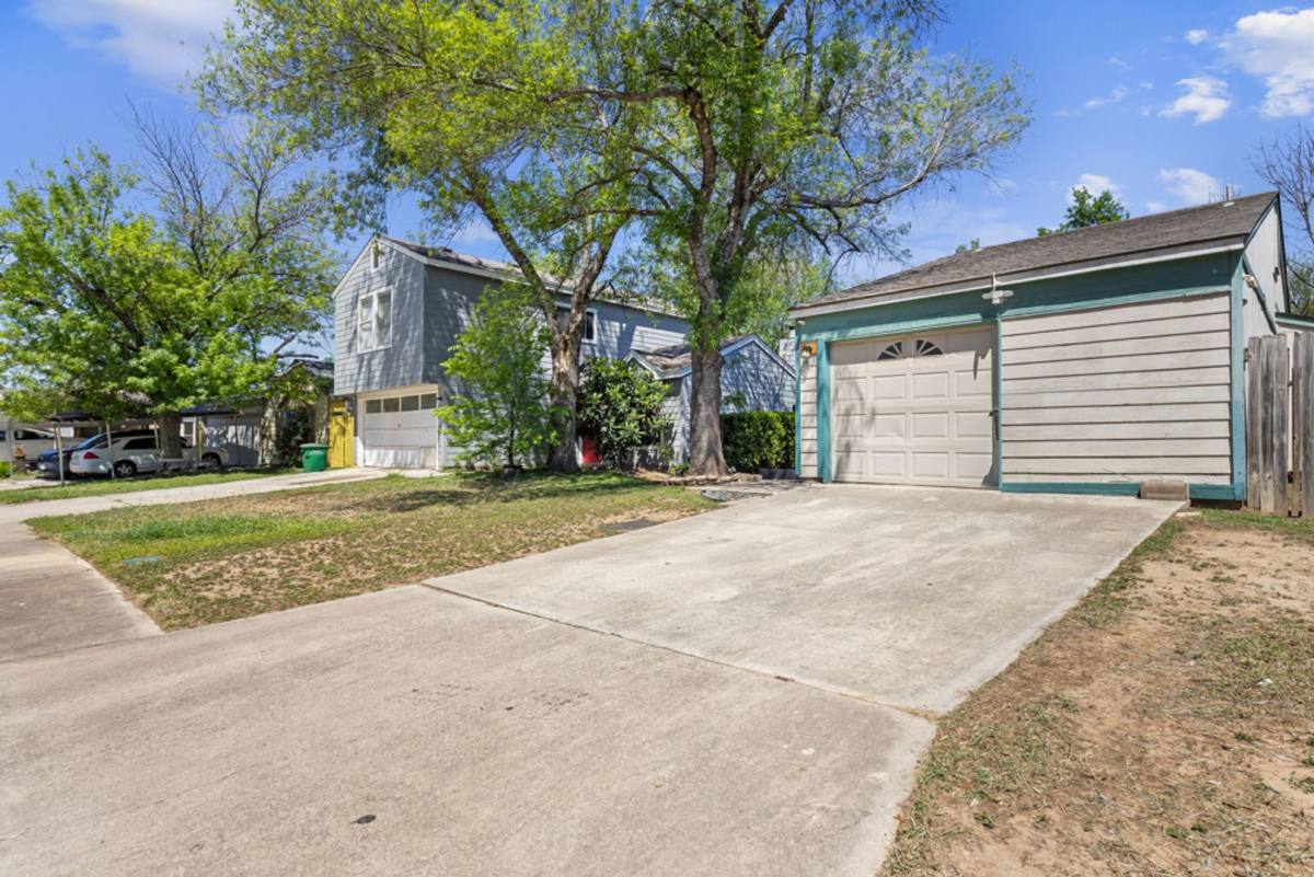 House for rent at 9929 Village Briar, San Antonio, TX 78250
