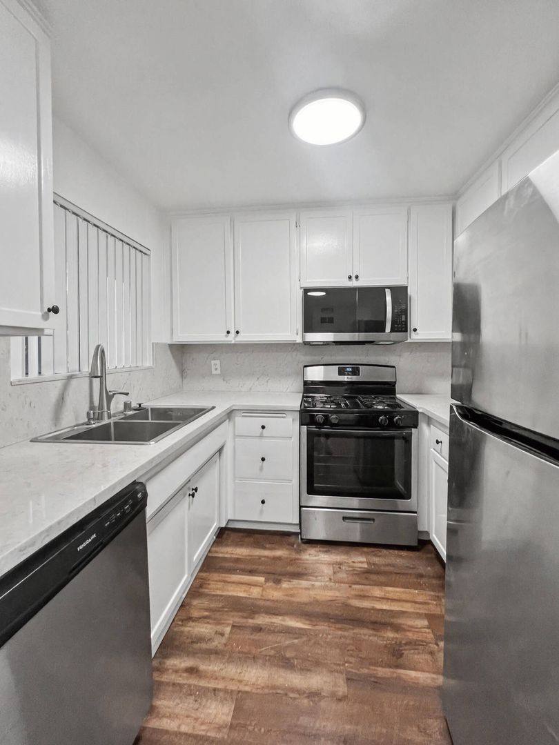 Apartment for rent at 1327 S Westgate Ave, Los Angeles, CA 90025