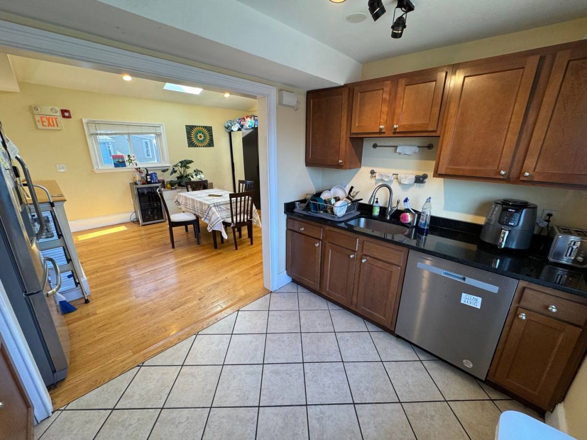 House for rent at 208 Holland St #A, Somerville, MA 02144