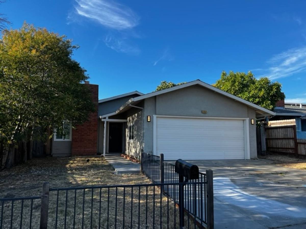 Apartment for rent at 208 Holly St, Vallejo, CA 94589