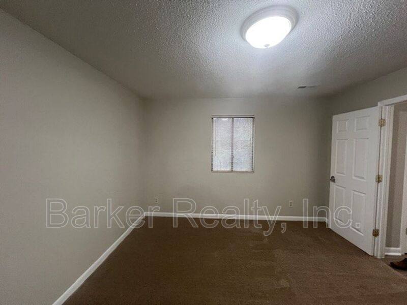Apartment for rent at 205 E Ransom St #1B, Fuquay Varina, NC 27526