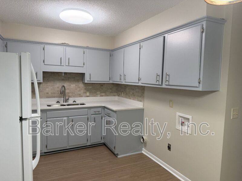 Apartment for rent at 205 E Ransom St #1B, Fuquay Varina, NC 27526