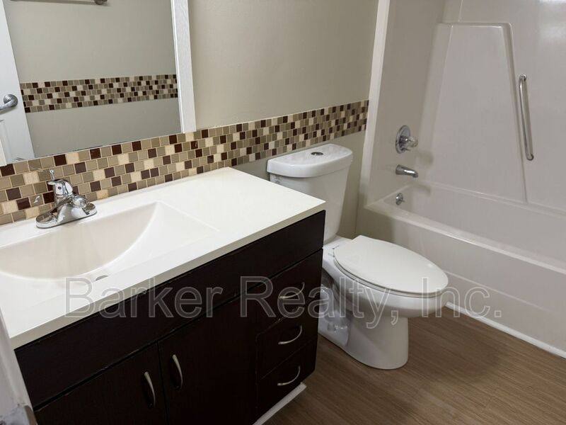Apartment for rent at 205 E Ransom St #1B, Fuquay Varina, NC 27526