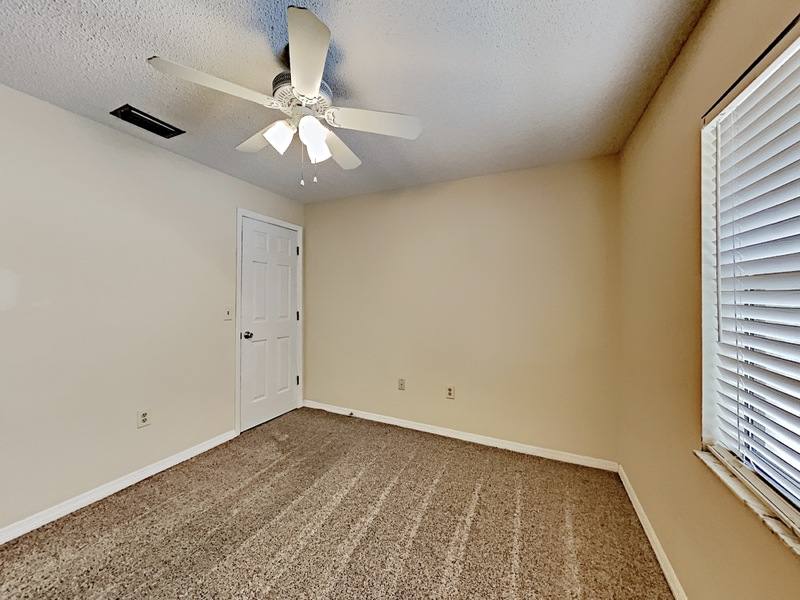Apartment for rent at 32827 Blossom Lane, Leesburg, FL 34788