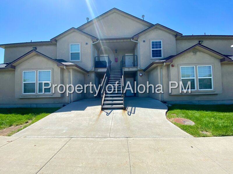 House for rent at 1047 W Pine Ave #4, Meridian, ID 83642