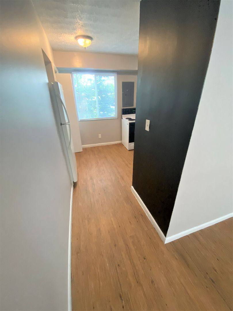 Apartment for rent at 451 Alden Ave, Columbus, OH 43201