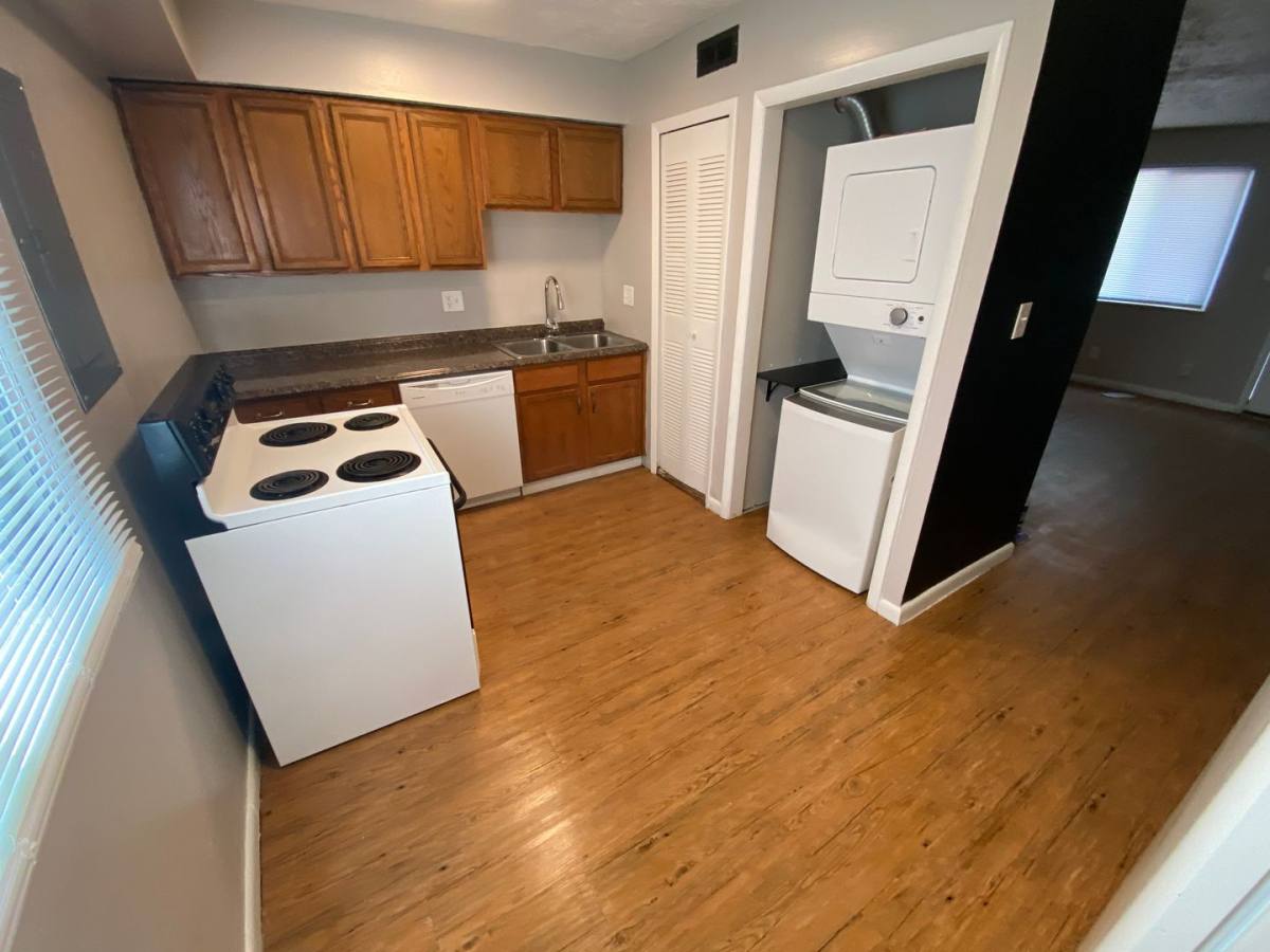Apartment for rent at 451 Alden Ave, Columbus, OH 43201