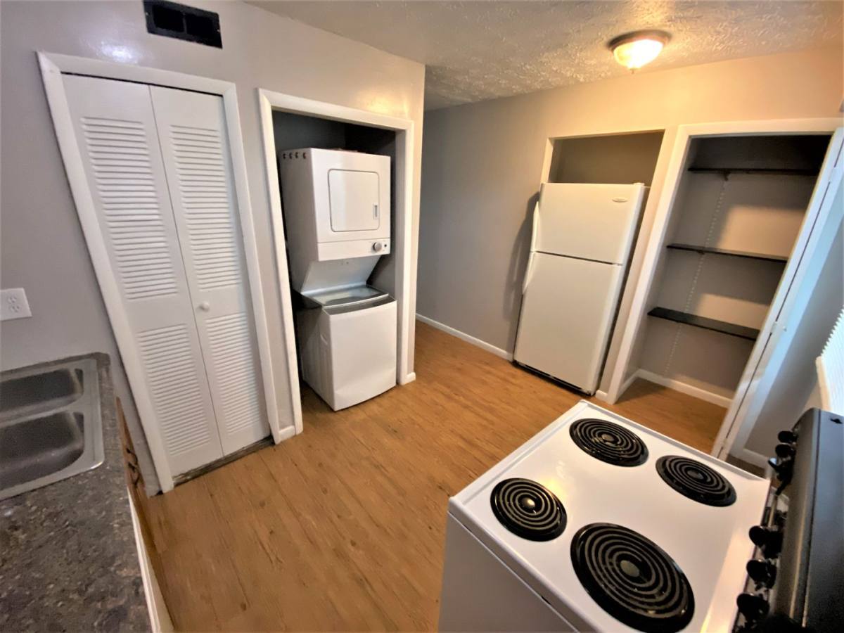 Apartment for rent at 451 Alden Ave, Columbus, OH 43201