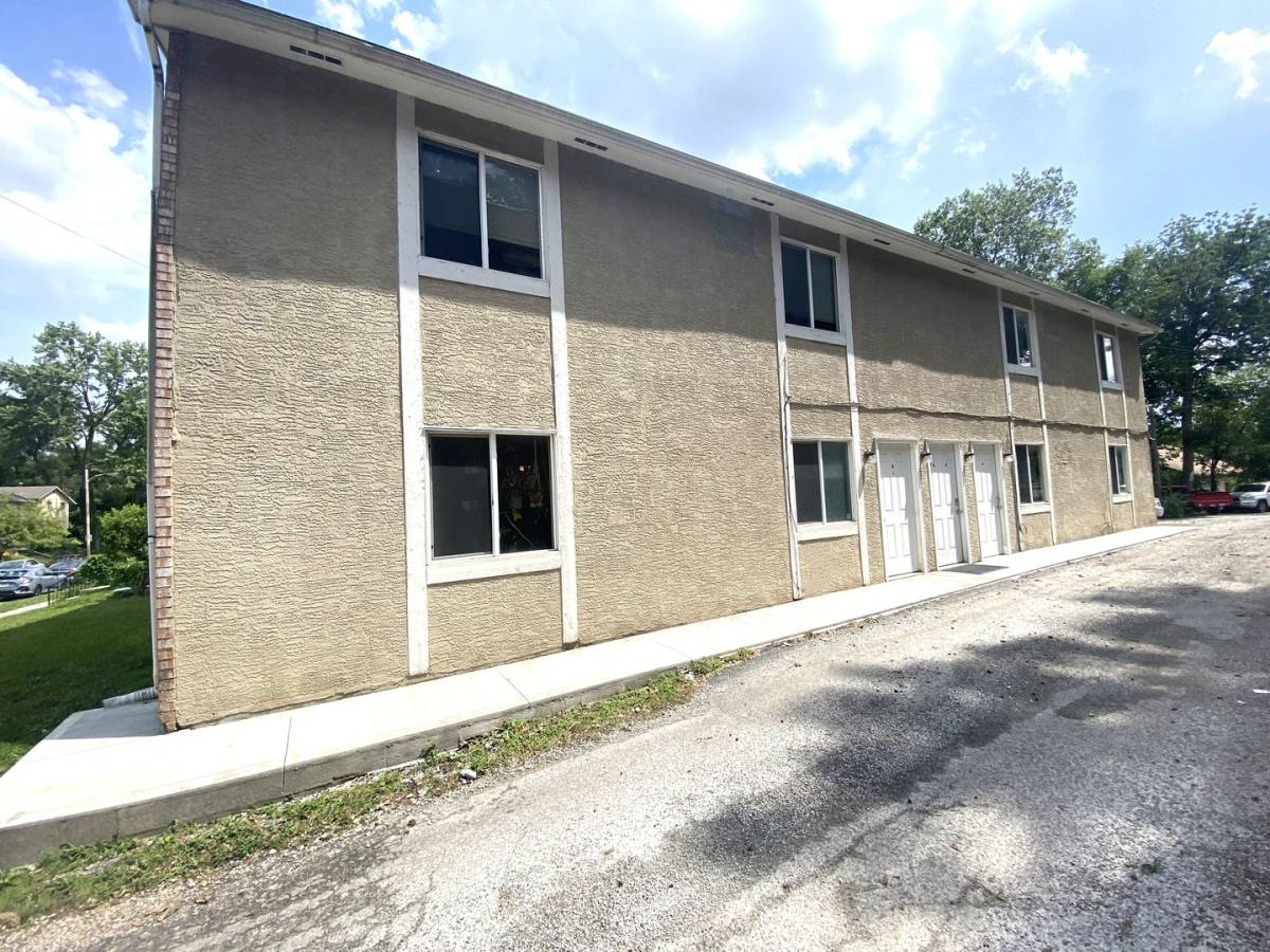 Apartment for rent at 451 Alden Ave, Columbus, OH 43201