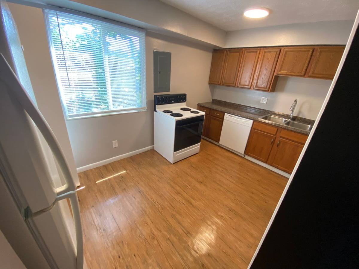 Apartment for rent at 451 Alden Ave, Columbus, OH 43201