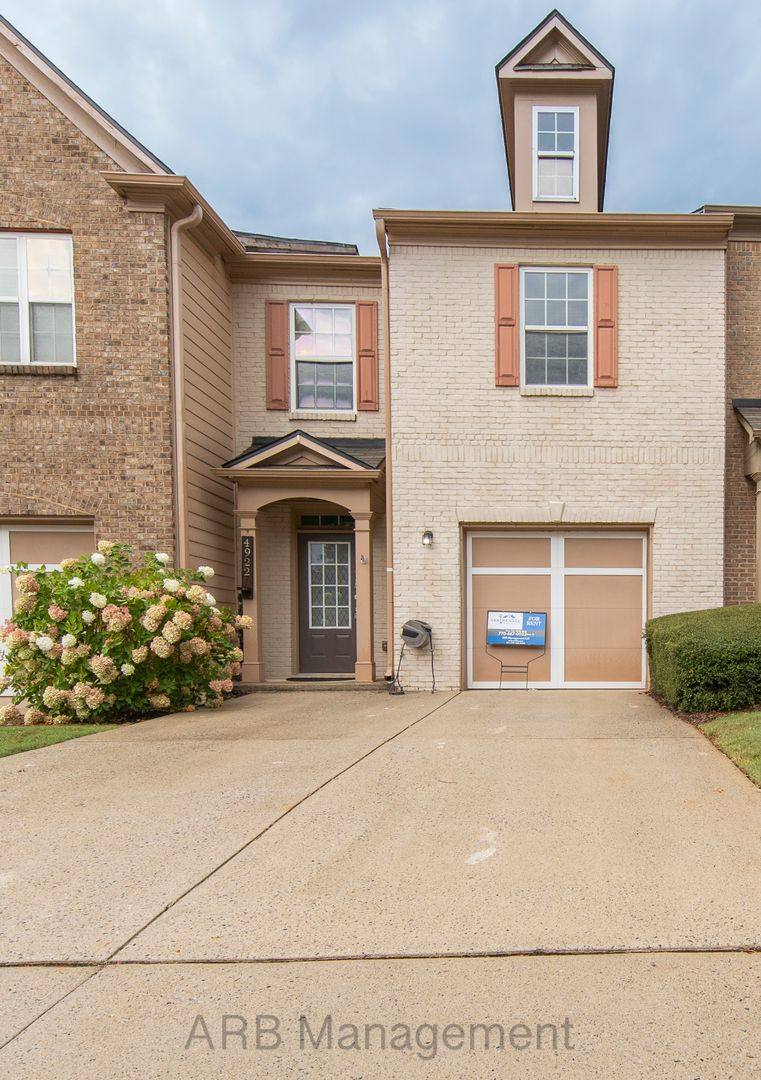 Townhouse for rent at 4922 Sherwood Way, Cumming, GA 30040