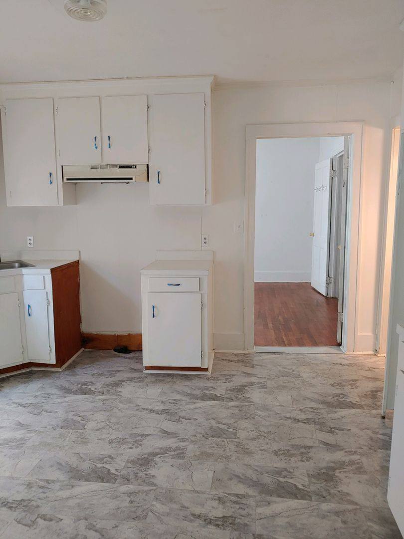 Apartment for rent at 318 S Limestone St, Gaffney, SC 29340